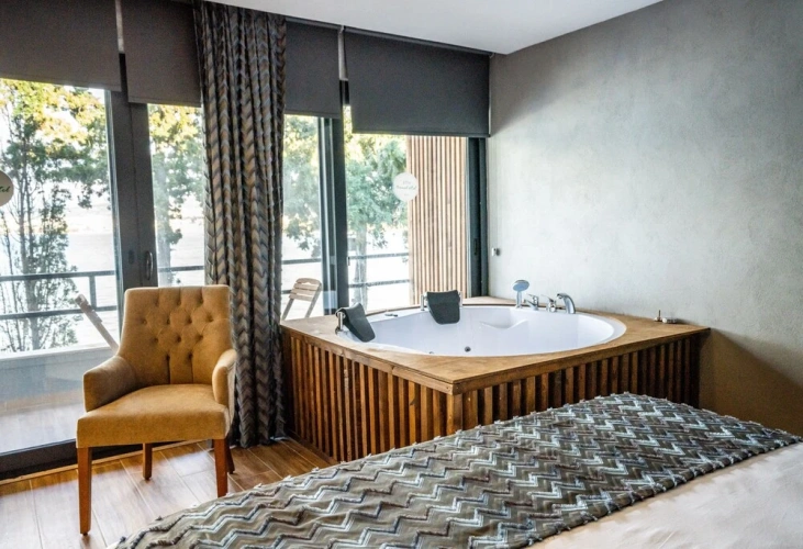Deluxe Suite with balcony