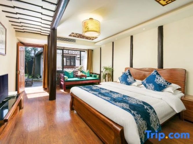 Standard Double room with courtyard view