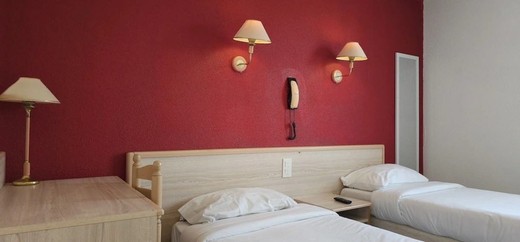 Classic Twin room with city view