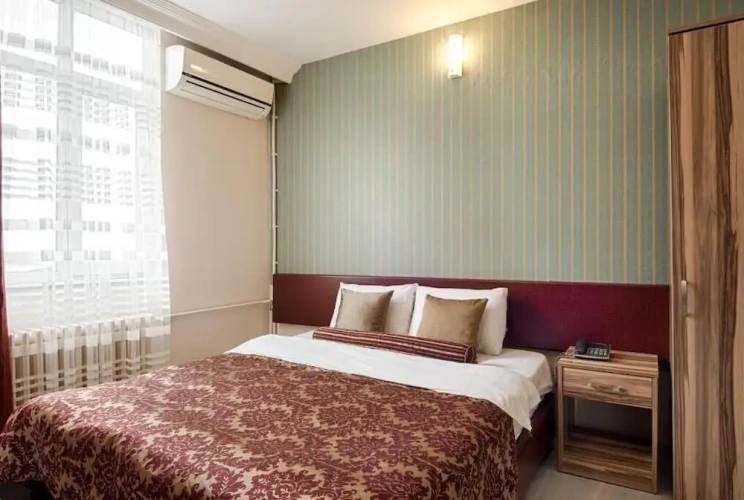 Standard Double room with city view
