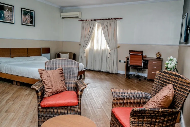 1 Bedroom Executive Basement room