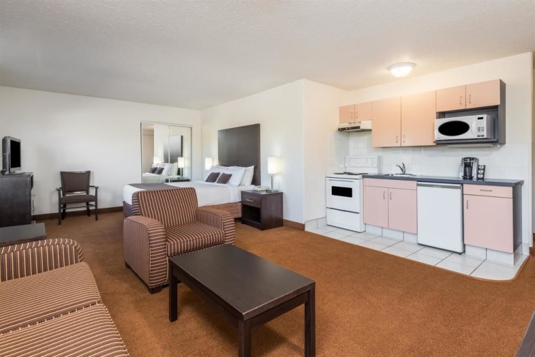 Super 8 By Wyndham Vermilion photo 22