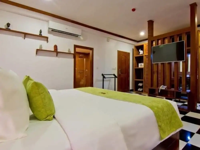 Deluxe Double room with balcony and with city view