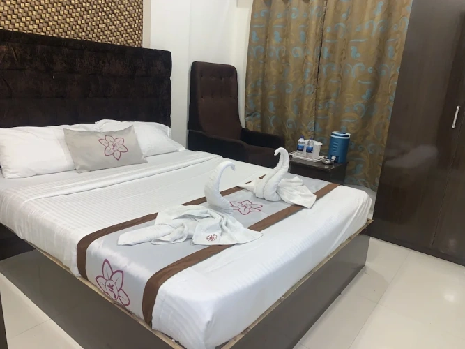 Deluxe Double room with city view