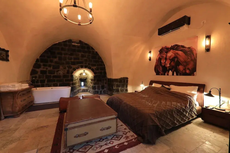 Dona Castle
