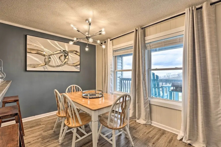 2 Mi to Skiing: Beech Mountain Resort Condo!
