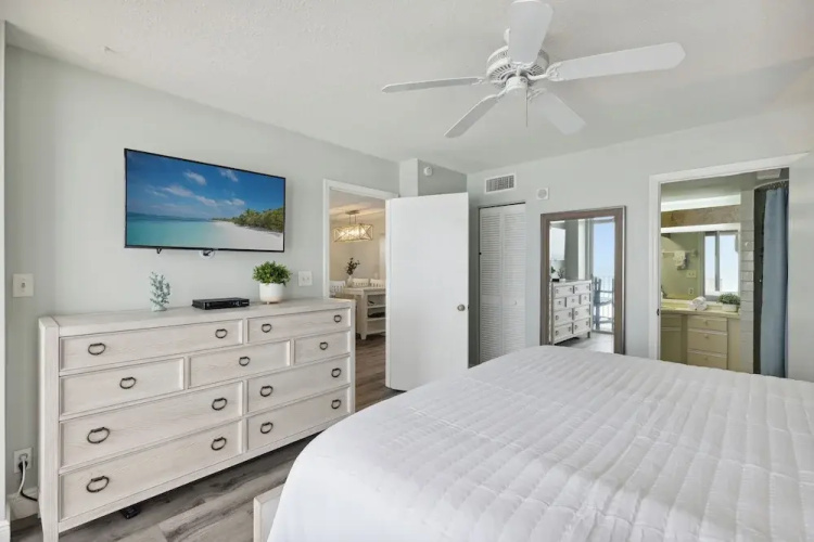 Ocean Walk 506
