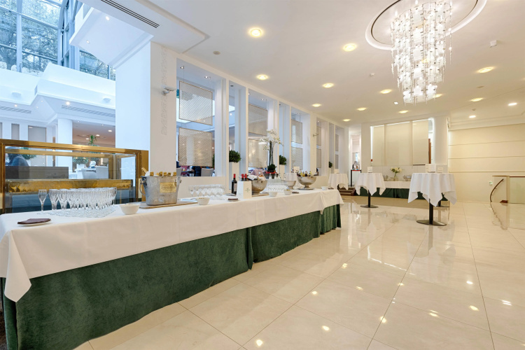 Evergreen Laurel Hotel photo 26