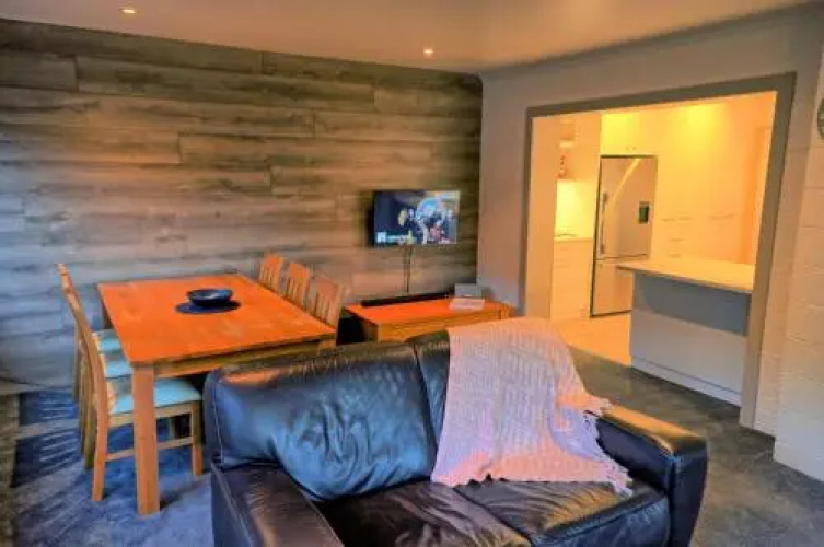 Cedarwood Apartments