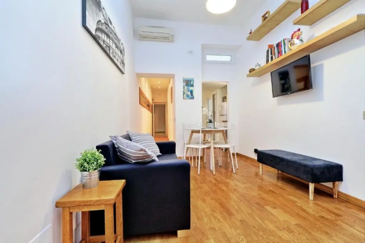 2 Bedrooms Apartment