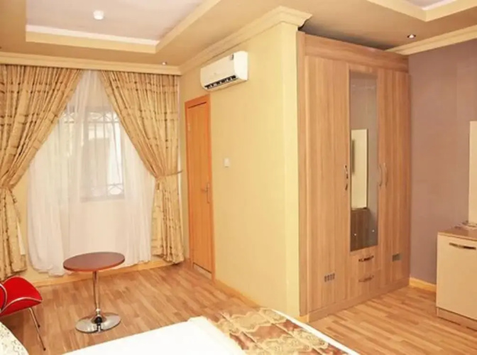 Royal Choice Inn
