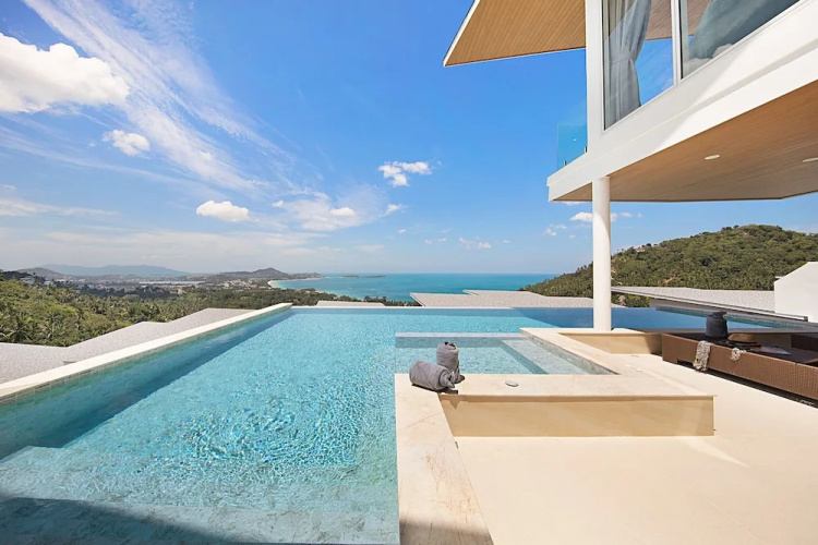 4BR-Luxurious Private Pool Villa Oasis