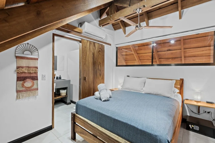 Economy room