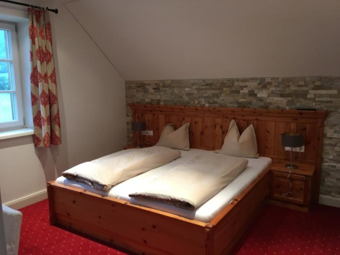 4 Bedrooms Apartment