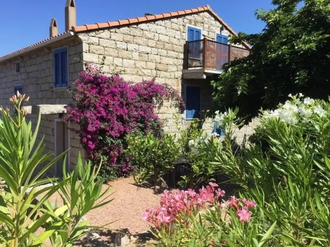 Family Cottage with balcony and with pool view