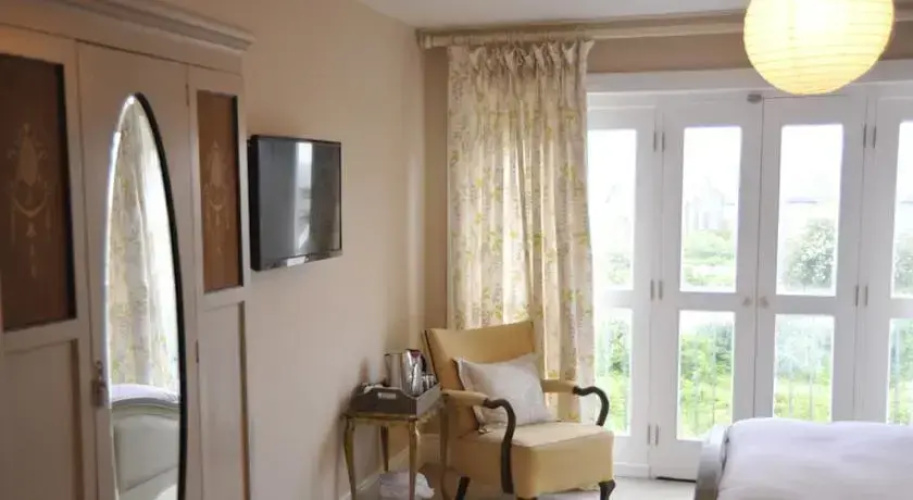 Wisteria House B&B
