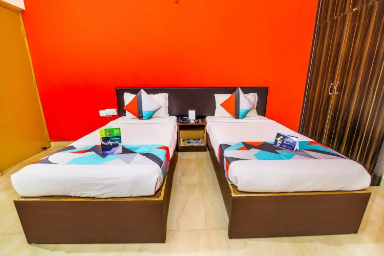 Vibrant Guest House By FabExpress