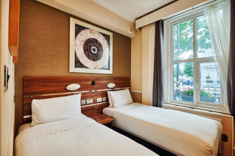 Twin room