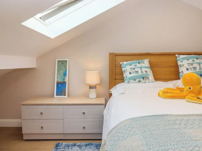 2 Sea Otter House