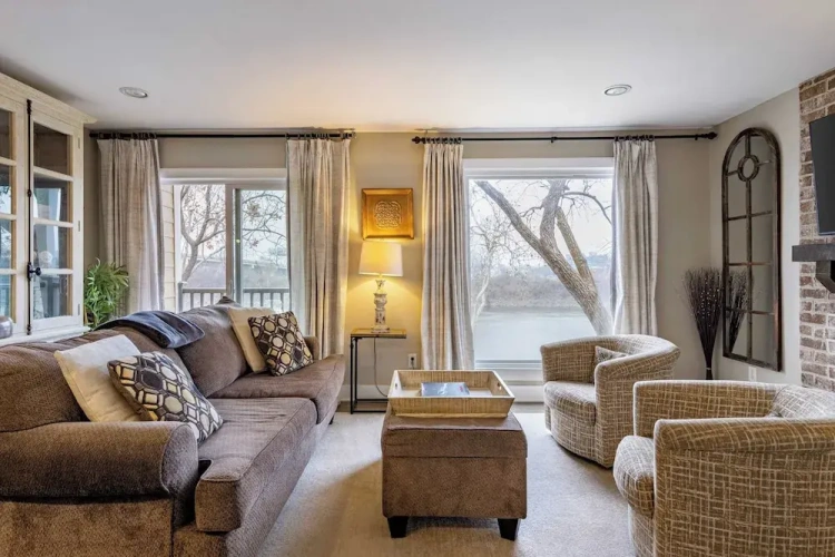 2 Bedrooms Cottage