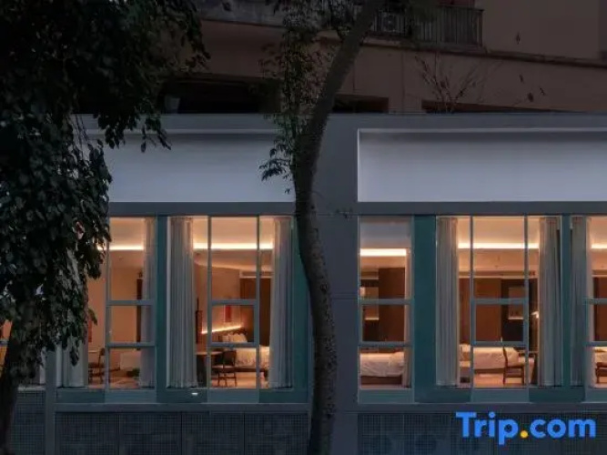 Mossland Hotel