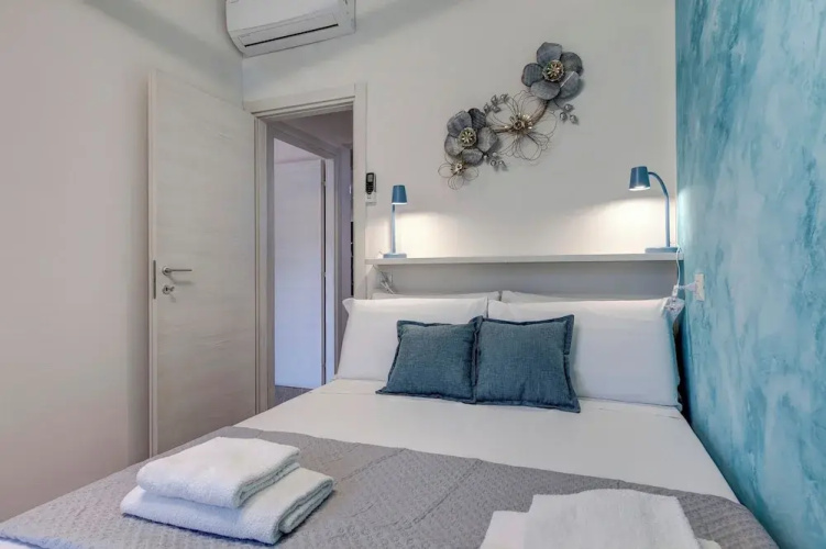 Barnaba Apartment by Mamo Florence