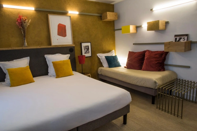 Standard Triple room