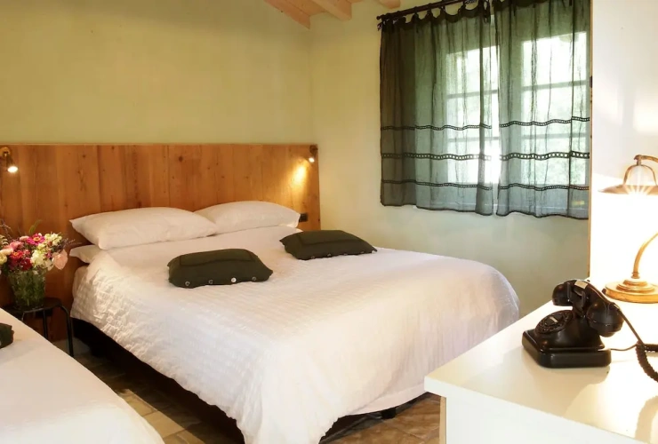 1 Bedroom Standard Triple room with garden view
