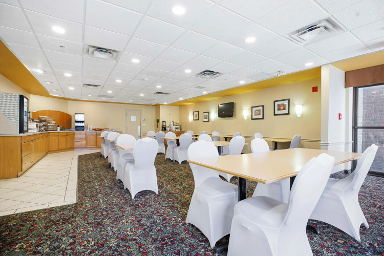 Sandman Hotel & Suites London Downtown photo 12
