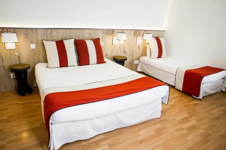 Hotel Mir