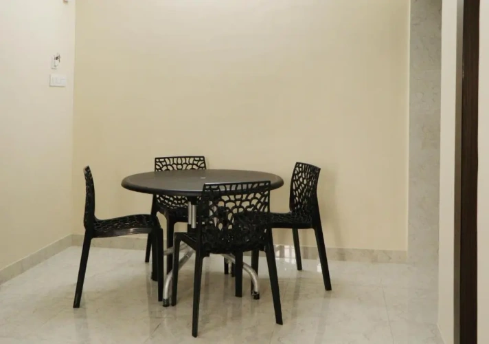 3 Bedrooms Apartment