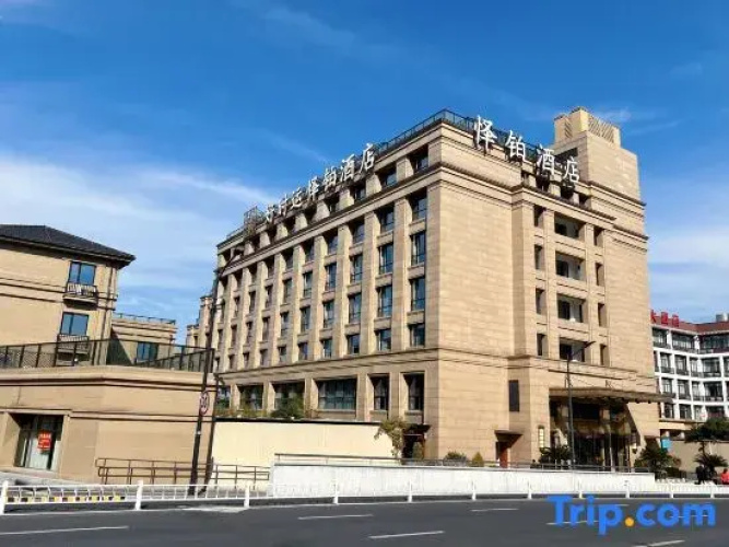 Yi PLatinum Hotel
