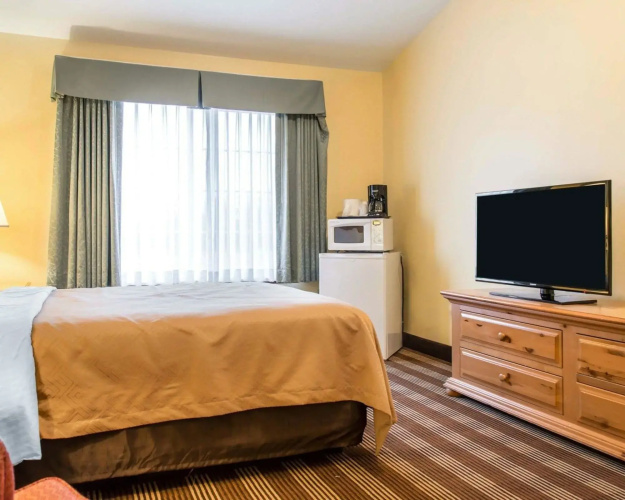 Econo Lodge Inn & Suites Eau Claire South