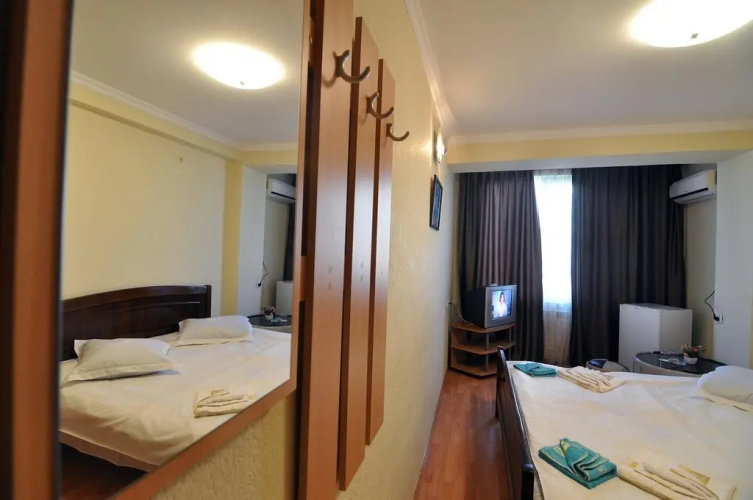 Sun Rise Hotel