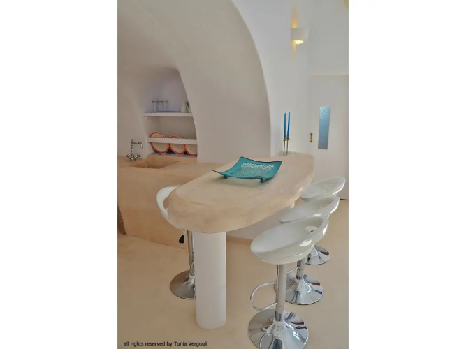 Fira White Residence
