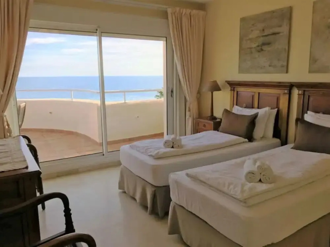 Beach Penthouse Bermuda Beach 4