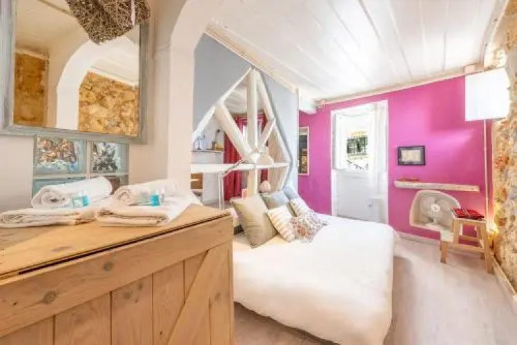 Bright Historical Apartment