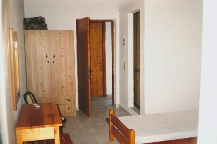 Dinas Studios & Apts