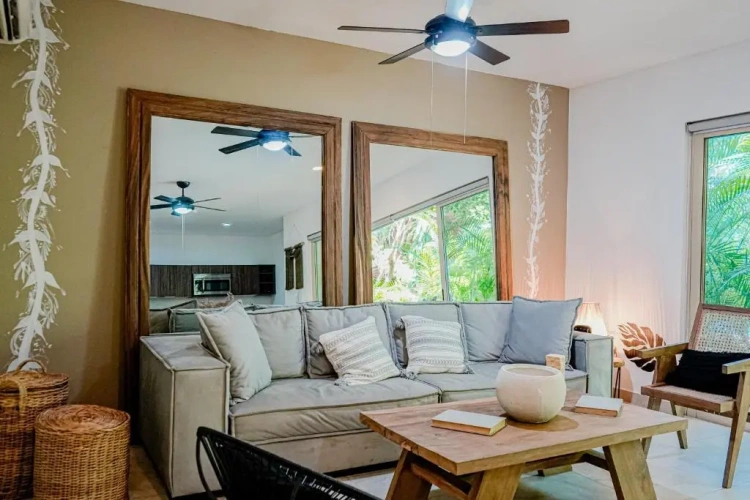 2 Bedrooms Apartment