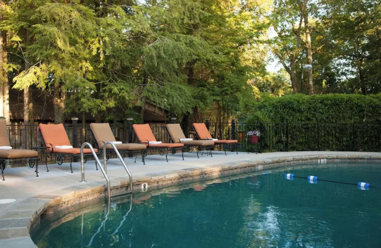 Chanticleer Inn Bed & Breakfast