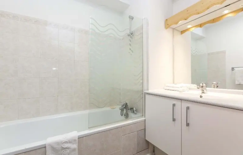 1 Bedroom Quadruple Apartment with balcony