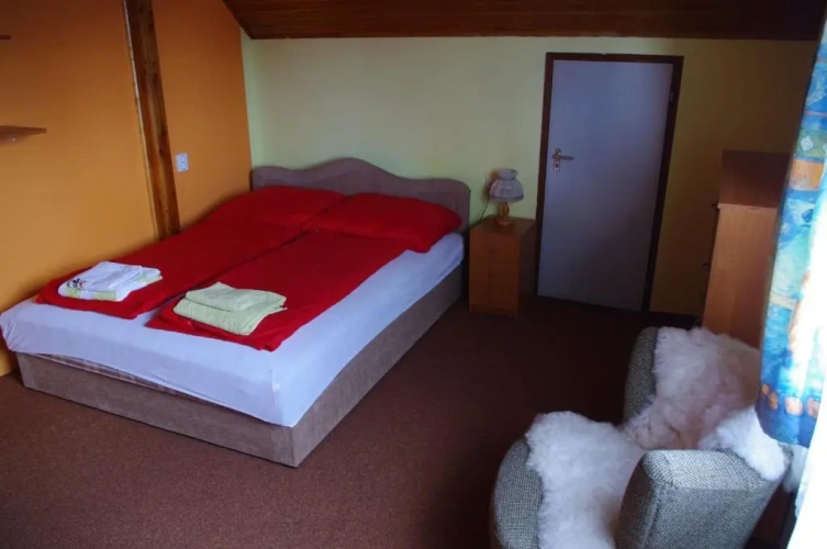 3 Bedrooms Apartment