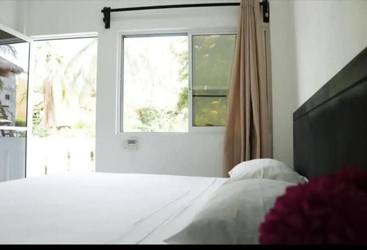 Room in Guest Room - Private Room With King Size bed
