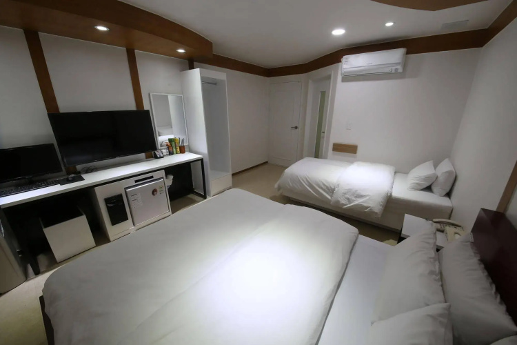 Abata Business Hotel