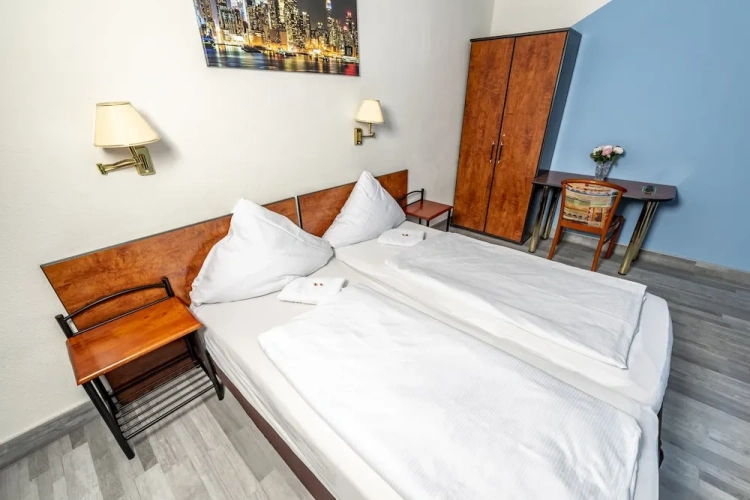 Economy Triple room