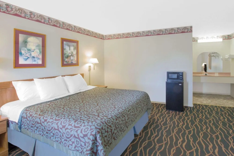 Days Inn by Wyndham Hardy