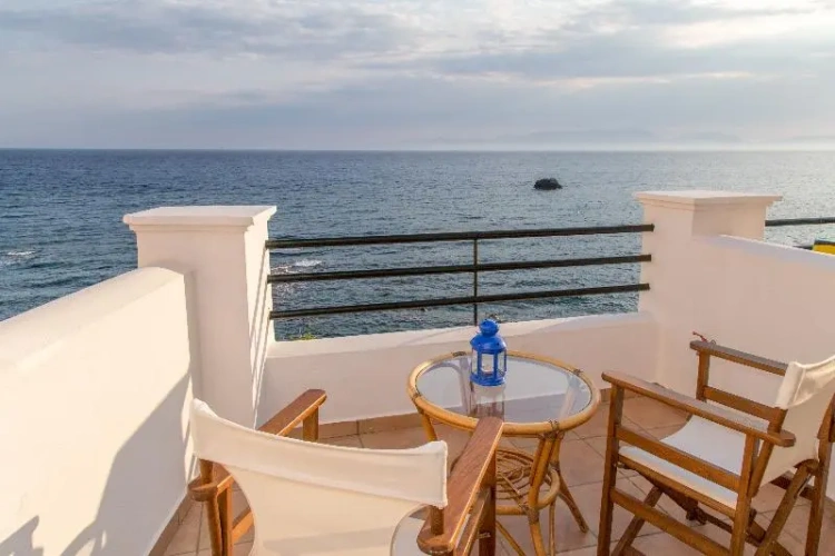 Studio with balcony and with sea view