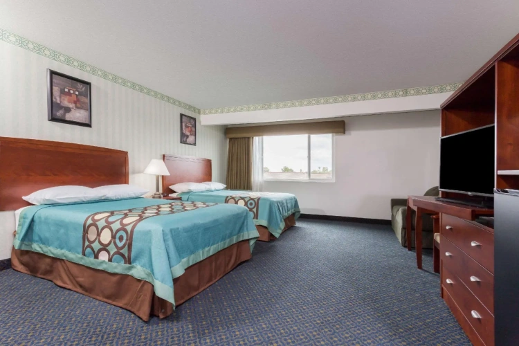 Quadruple Suite
