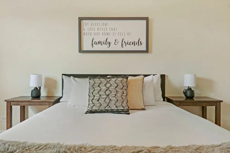 Chic 2BR Near Irving Park - Cullom D3