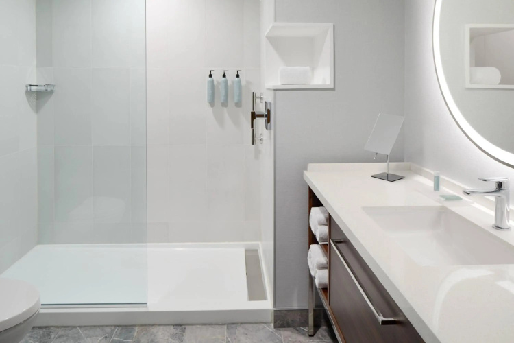 Courtyard By Marriott Montreal Laval